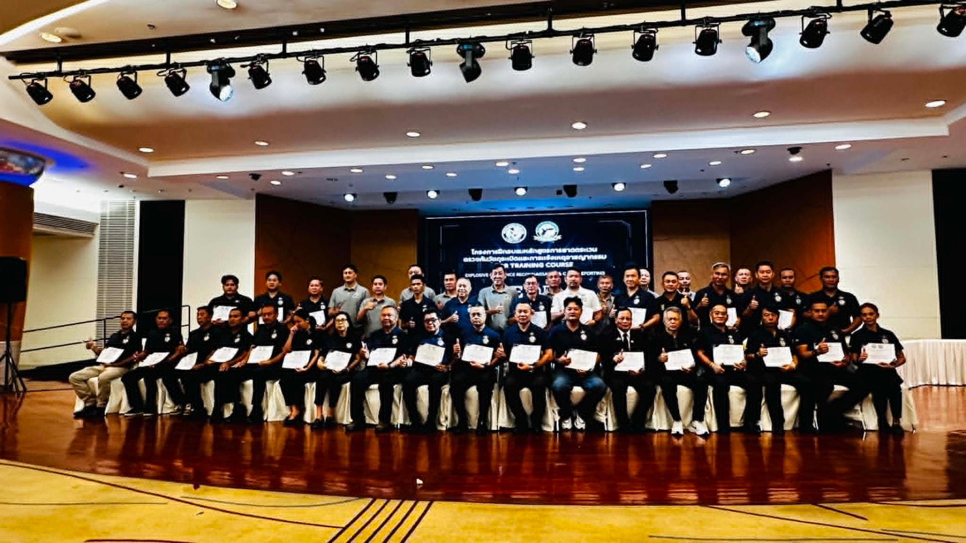 พิธีมอบเครื่องหมายและใบประกาศวุฒิบัตร หลักสูตร EOR รุ่นที่ 2 ณ บริษัท โทรคมนาคมแห่งชาติ จำกัด (มหาชน) ถนนแจ้งวัฒนะ